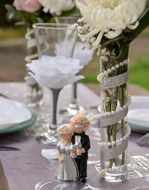 Hochzeitspaar-Silberhochzeit-Figur-Dekoration-Silberne-Hochzeit-Geschenk-Dekobeispiel