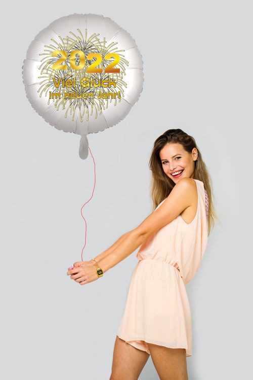 partydekoration-silvester-luftballon-2022-viel-glueck-im-neuen-jahr-satin-de-luxe-45cm-weiss