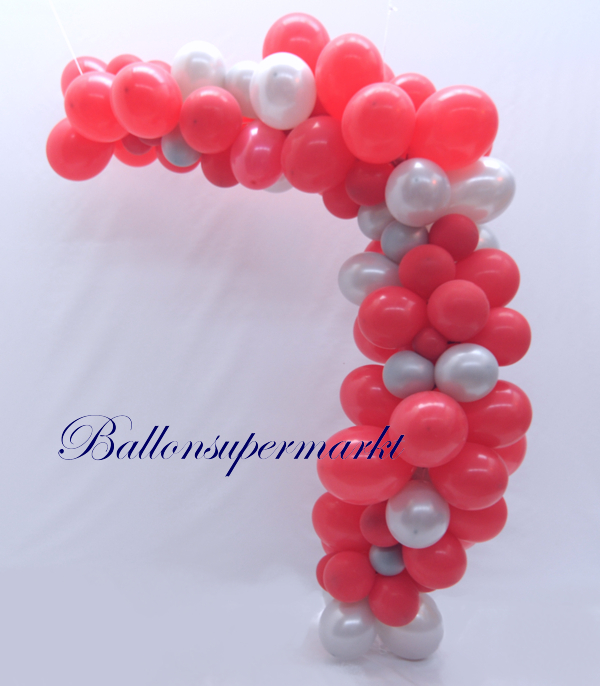 Wild zusammengestellte, moderne Ballongirlande Silber-Rot